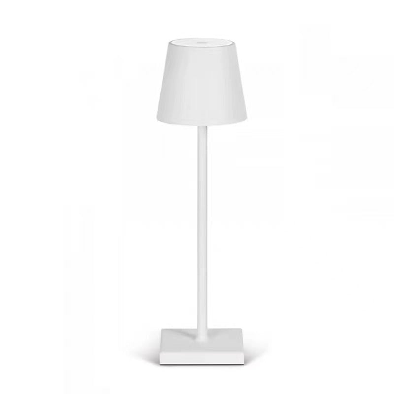 Lampada da tavolo con piedini alti in ferro battuto .piccola luce notturna creativa  luce notturna moderna e semplice - Stilex