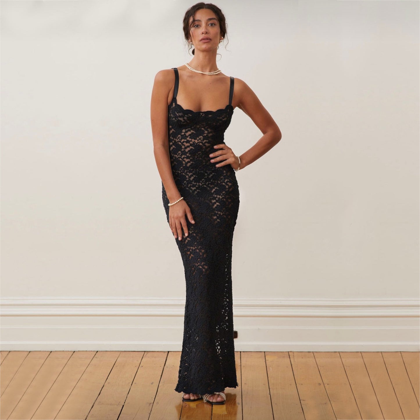 Vestito aderente sexy in pizzo trasparente con scollo a V - Stilex