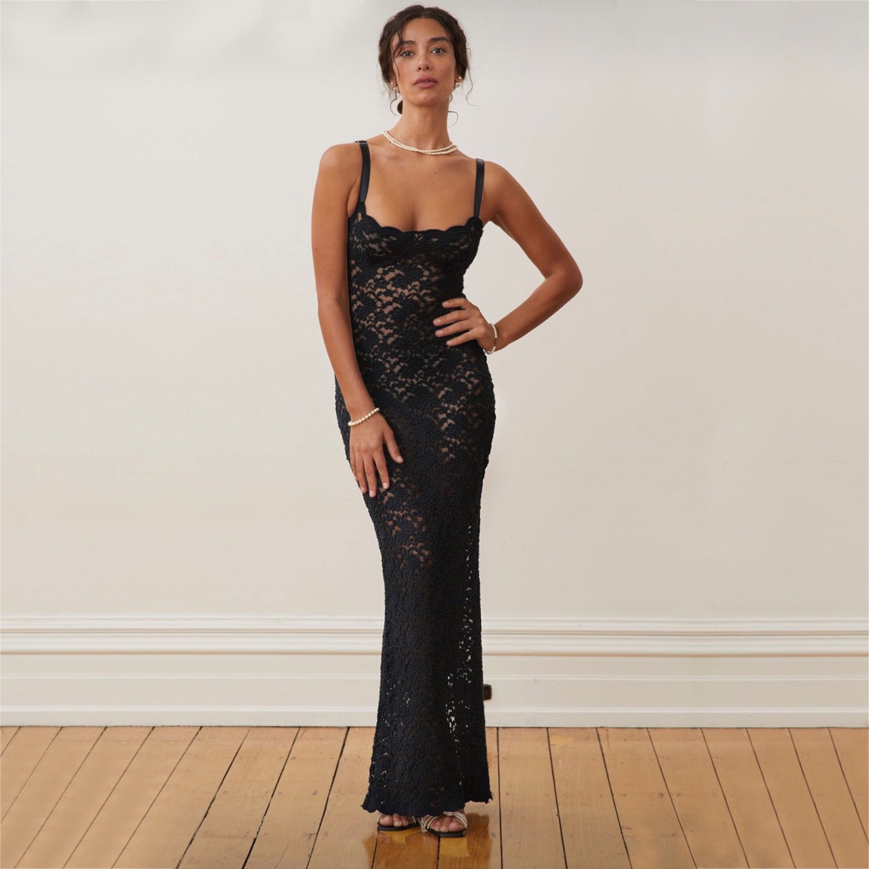 Vestito aderente sexy in pizzo trasparente con scollo a V - Stilex